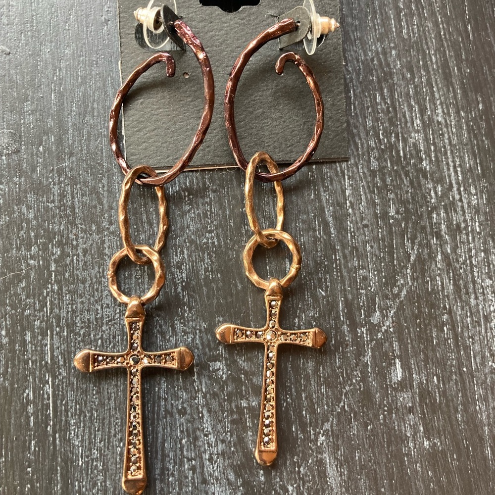 Beautiful cross earrings NEW